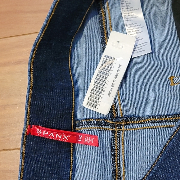 Nwt SPANX flared cropped jeans - Picture 4 of 7